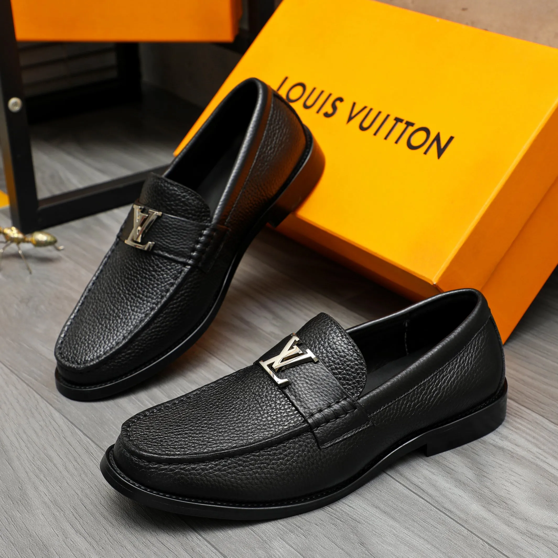 Men's shoes 💰442 Product trademark: LV "Louis Vuitton" business slip-on leather shoes Regular size: 38-46 (45.46 custom-made, non-returnable) Product materials: Selected pebbled cowhide upper, cowhide lining, original rubber outsole